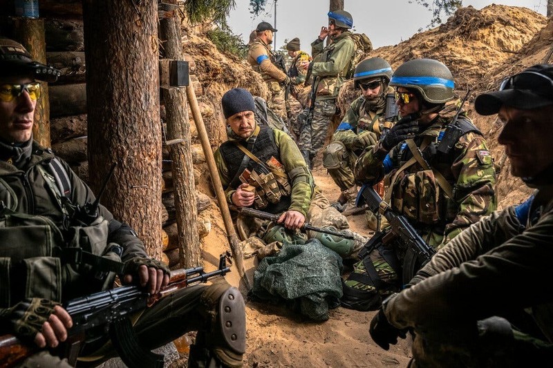 Van con 45 linh Ukraine o bien gioi Kursk, so phan ho ra sao?-Hinh-12
