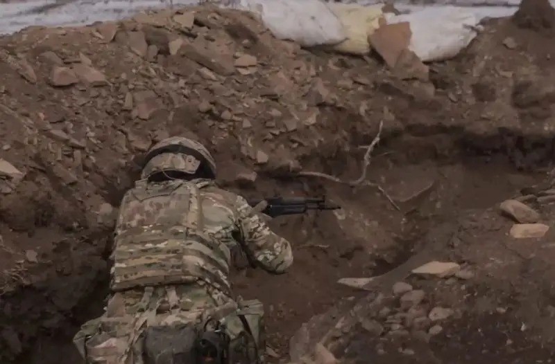 Quan Nga chiem cu diem o tinh Sumy, danh lon o mat tran Donetsk-Hinh-4