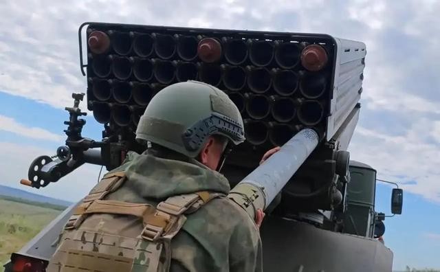 Quan Nga chiem cu diem o tinh Sumy, danh lon o mat tran Donetsk-Hinh-9