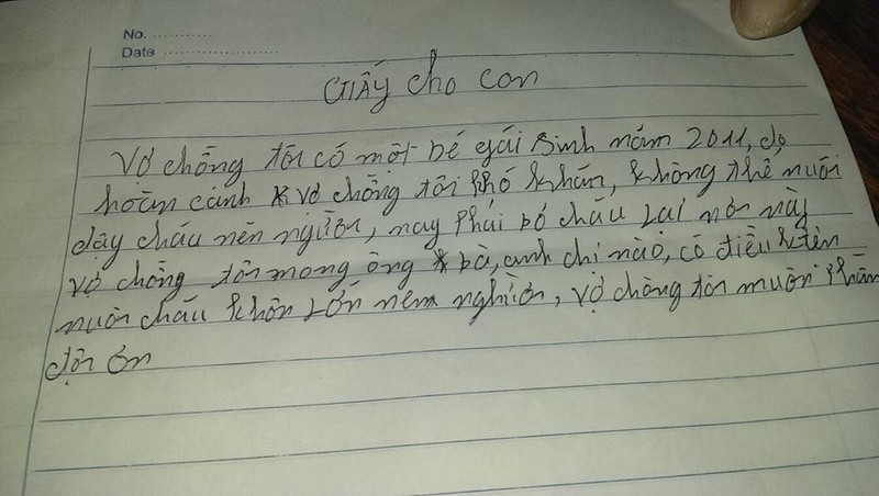 Xon xao bo me bo con gan UBND xa, kem “giay cho con“-Hinh-2