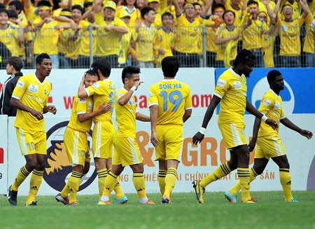 6 doi bong de doat ngoi vo dich V.League 2015-Hinh-4