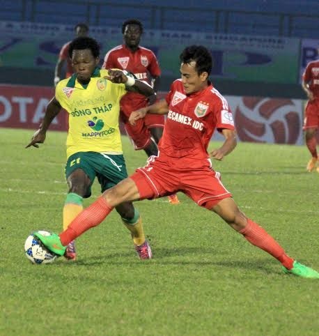 Diem nhan V-League 2015: Mo man nhieu bat ngo-Hinh-3
