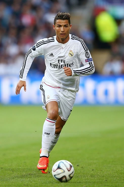 Cris Ronaldo them muon dieu gi trong nam 2015?