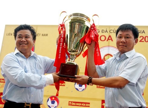 Top ong bau V.league chịu choi ngay cả thòi kho khan-Hinh-6