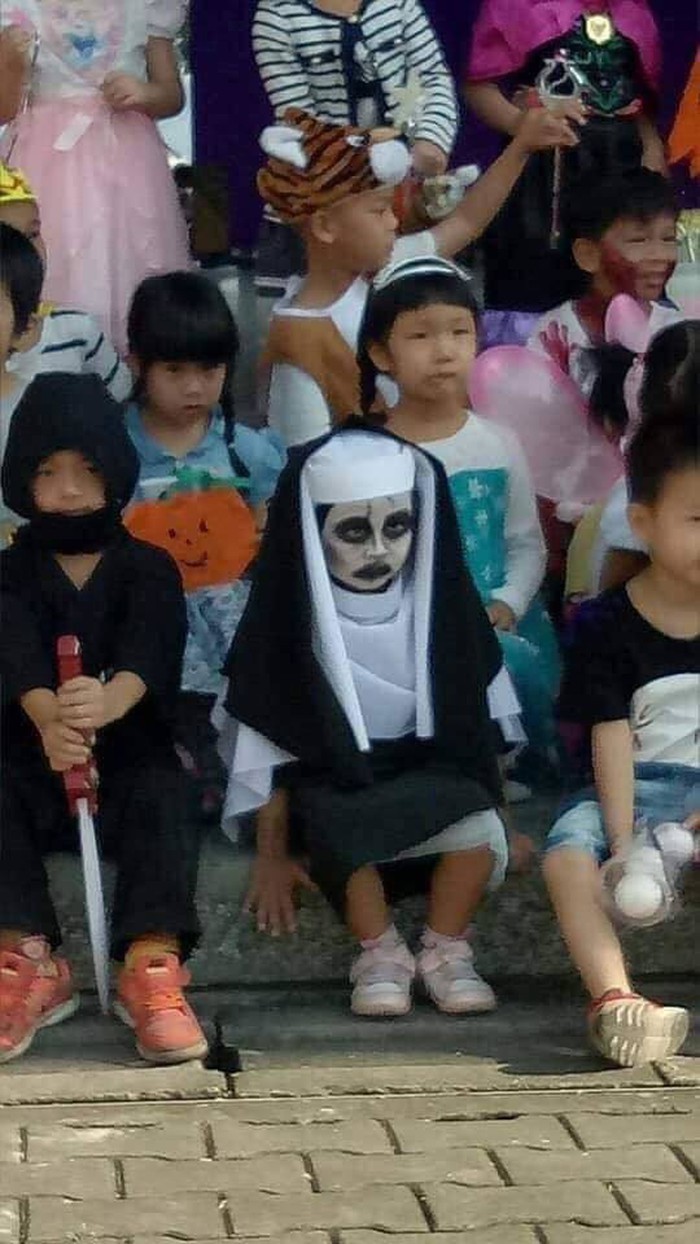 Loat anh hoa trang “sieu lay” cua cac be chao don dip Halloween-Hinh-5