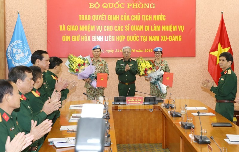 Nguong mo nu thieu ta Minh Phuong di gin giu hoa binh tai Nam Sudan-Hinh-2