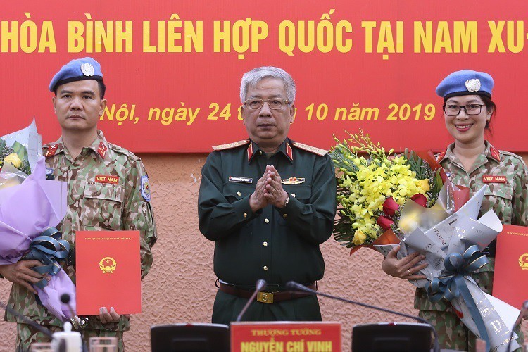 Nguong mo nu thieu ta Minh Phuong di gin giu hoa binh tai Nam Sudan-Hinh-3