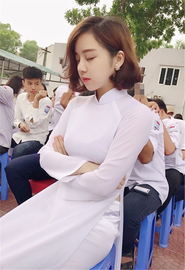 Sau che bai Chi Pu, hot girl Nha Tien len mang ke le su tinh-Hinh-16