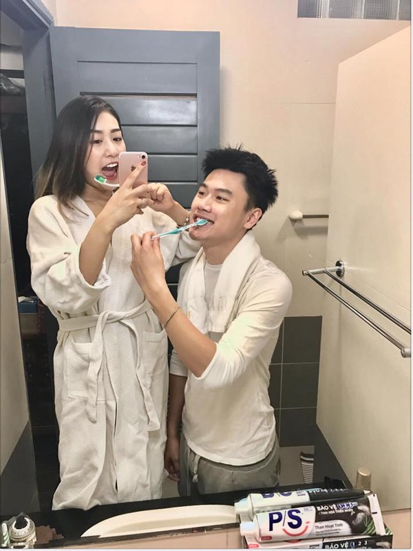 Ki niem 4 nam ngay cuoi hot family Trang Lou choi lon voi qua khung-Hinh-4