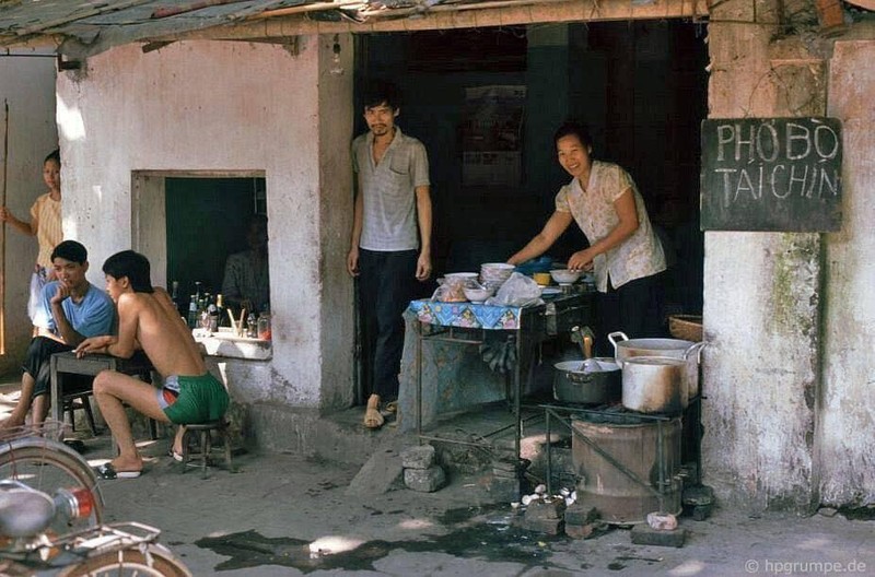 Thich thu bo anh Ha Noi xua: Khong khoi bui o nhiem, yen binh den la lung-Hinh-3