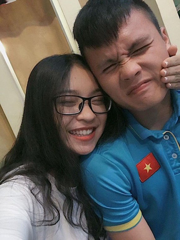 Quang Hai gay soc lo vi tri xam hinh giong het ban gai tin don-Hinh-8