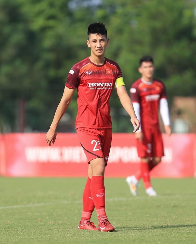 Bi loai khoi U23 Viet Nam, Trong Dai khong quen mua qua cho ban gai