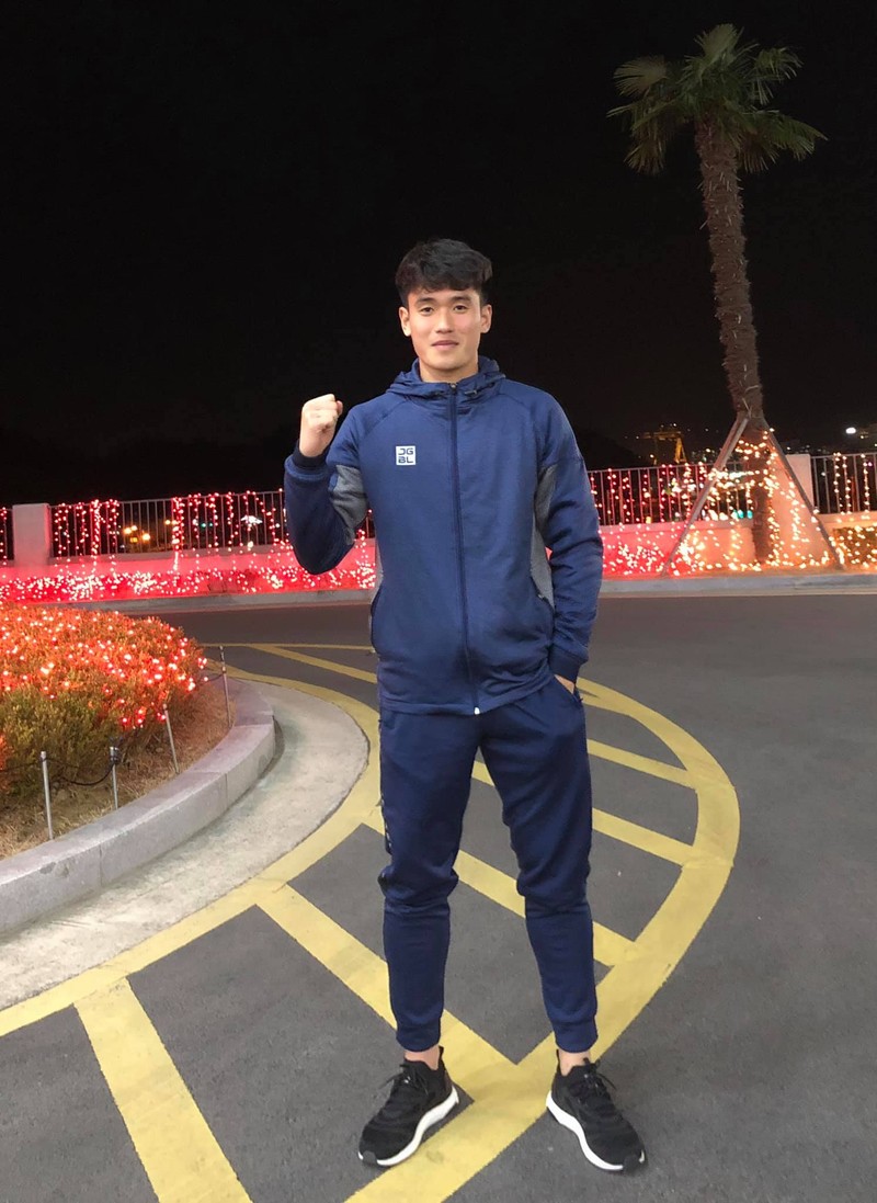 Tan Sinh, Manh Dung va dan cau thu U23 Viet Nam mat mot mi, cao to nhu trai Han-Hinh-2