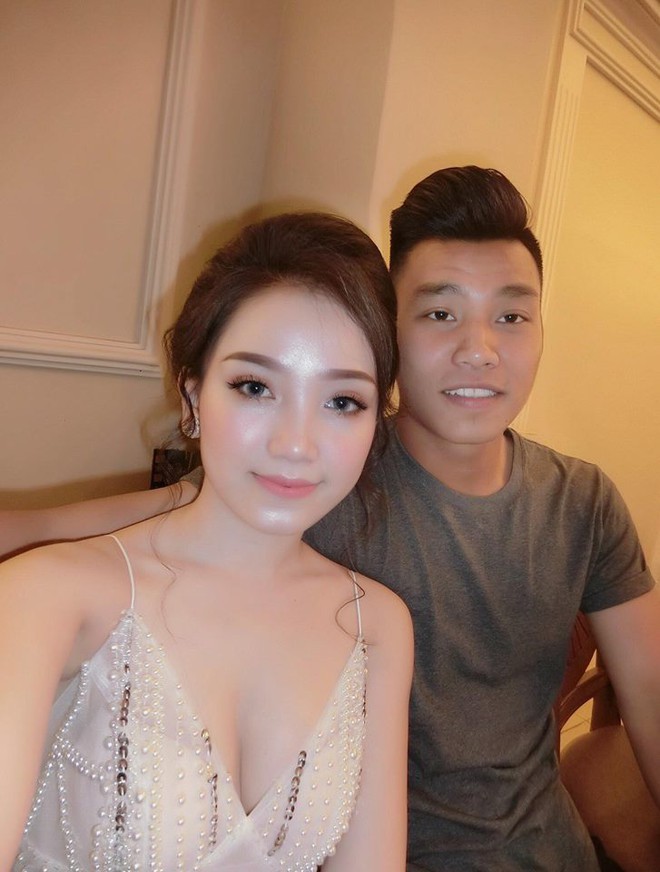 Vo Duy Manh va dan WAGs khoe thu nhap khung hon chong-Hinh-7