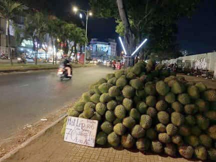 Keu goi giai cuu sau rieng, co gai lap tuc bi chi trich loi dung-Hinh-3