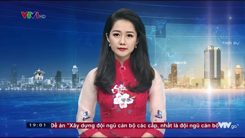 Nu BTV thoi su khien dan mang dang ban cung phai bat TV khi den gio