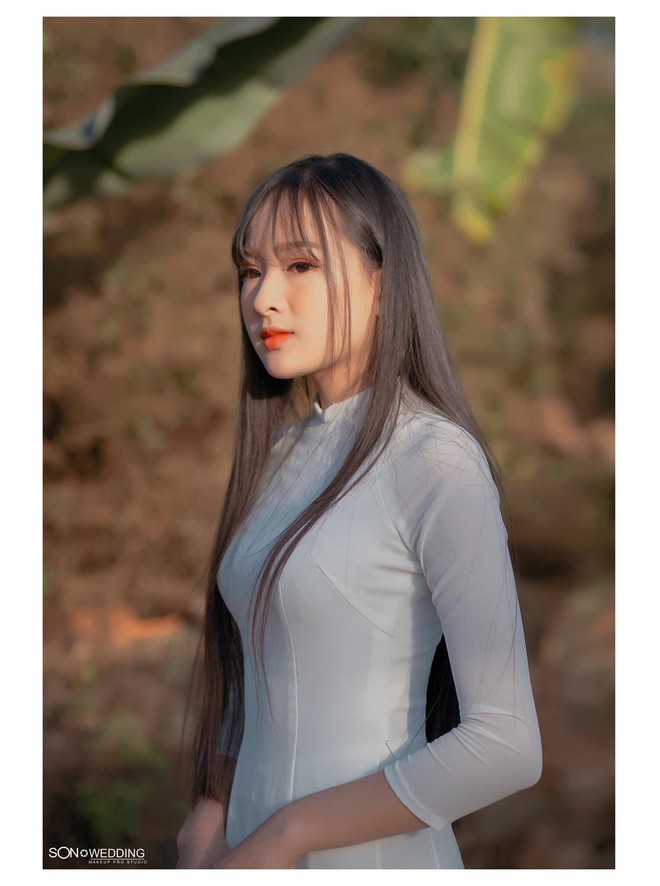 Mac ao dai, nu sinh Dak Nong khien ai nay deu me man-Hinh-5