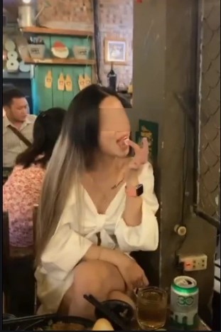 An vung banh sinh nhat ban ben, co gai vo duyen gay phan no-Hinh-2