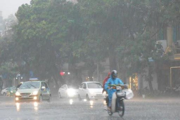 Mien Bac ket thuc nang nong ky luc, Ha Noi mua rao va dong