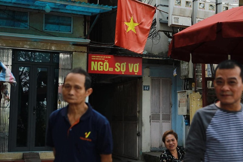 Ngay Valentine trang: Con ngo “khong so vo” doc dao o Ha Noi-Hinh-2