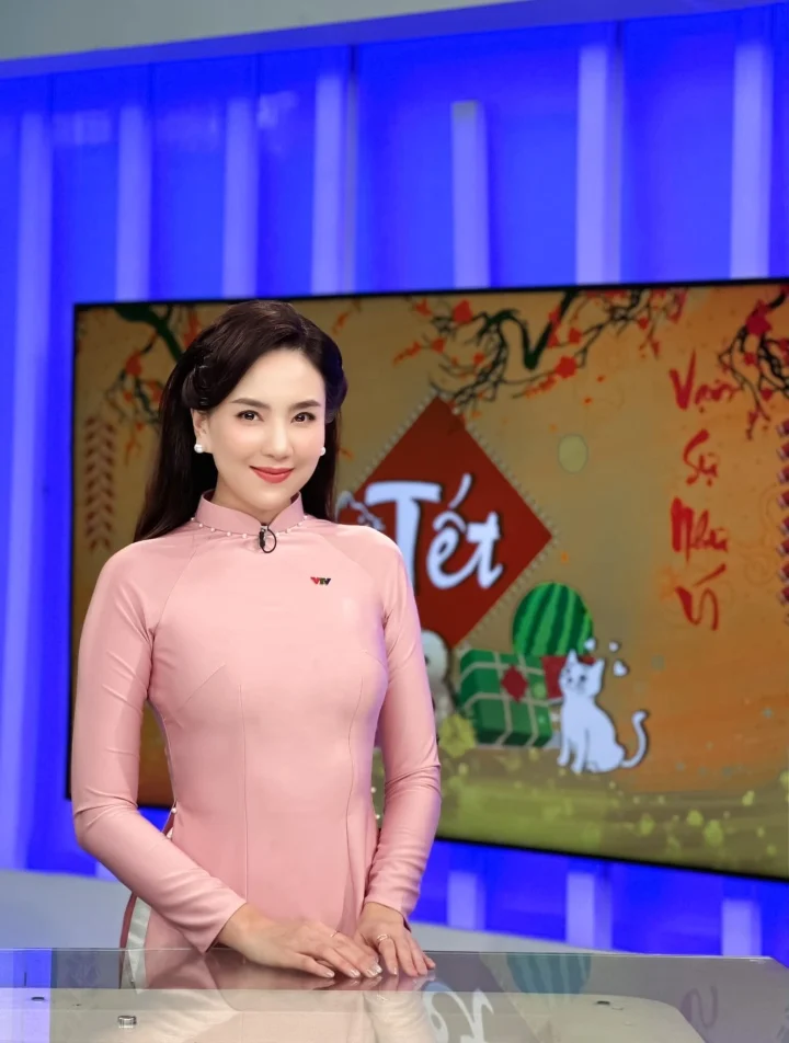 MC “xinh nhat VTV” ly hon: Su that hay tro dua ca thang tu?-Hinh-10