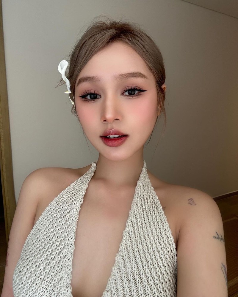 Xoai Non khoe anh di bien, dien bikini dot mat netizen-Hinh-6