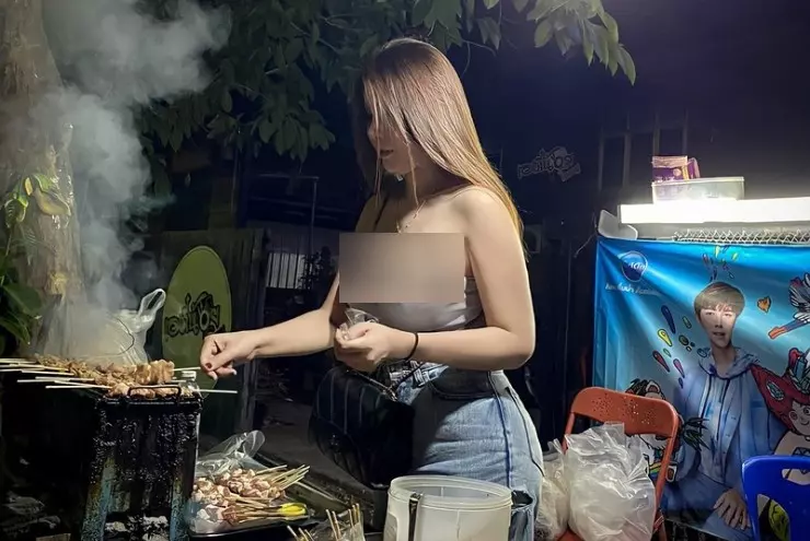 Tranh cai viec hot girl an mac thieu vai, lo hang de cau khach-Hinh-12