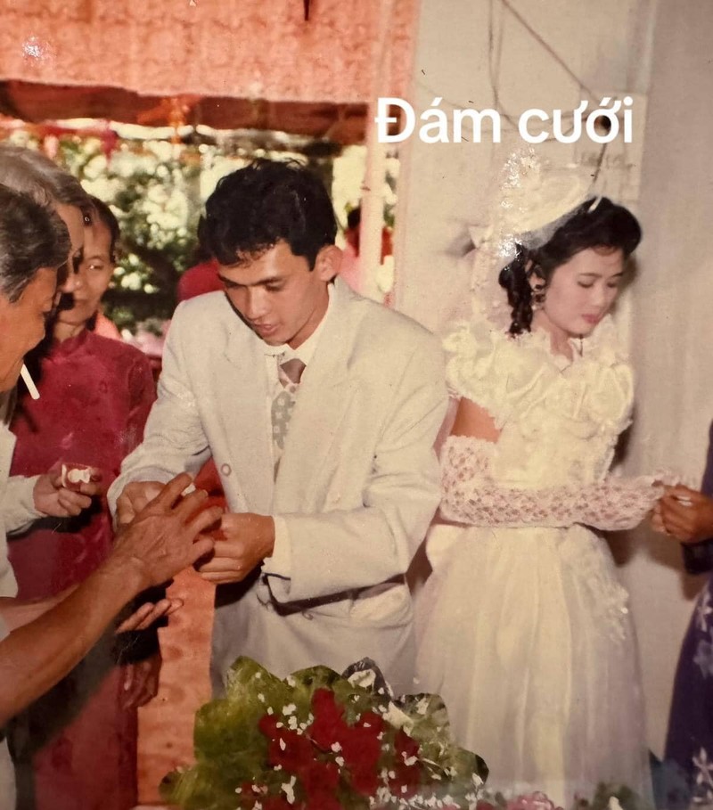 Dam cuoi hao mon “chan dong” cua dau re trong anh nam 1995-Hinh-10