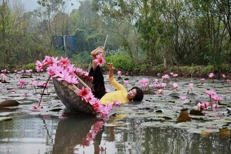 Loat khoanh khac de doi cua chi em khi chup sen