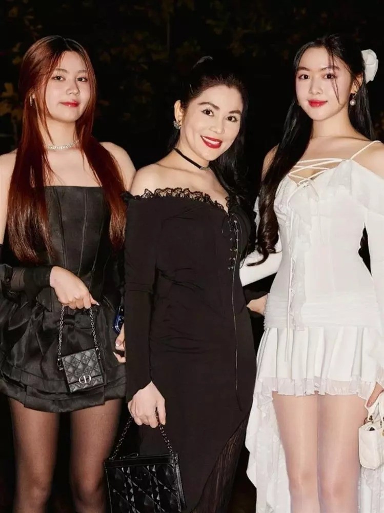 Con gai thu cua Quyen Linh ma mi, yeu kieu trai nguoc chi gai