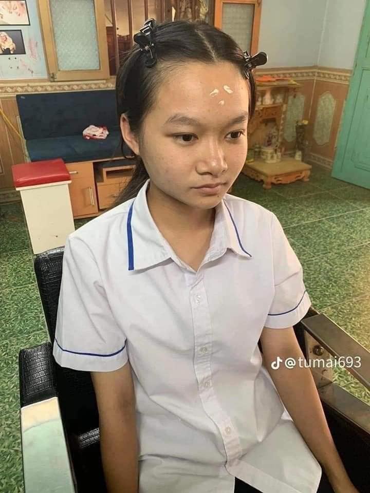 “Sang chan tam ly” voi nhung pha makeup ki yeu phong cach nam 2000