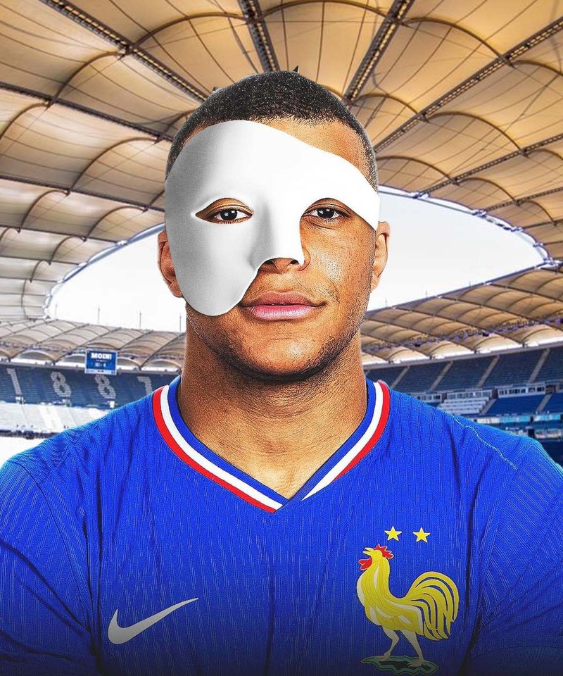 Hai huoc nhung chiec mat na fan lam cho Mbappe tai EURO 2024-Hinh-4