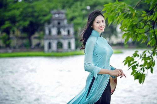Nguyen Thi Loan Pham Huong con thieu khi thi Miss Universe-Hinh-4