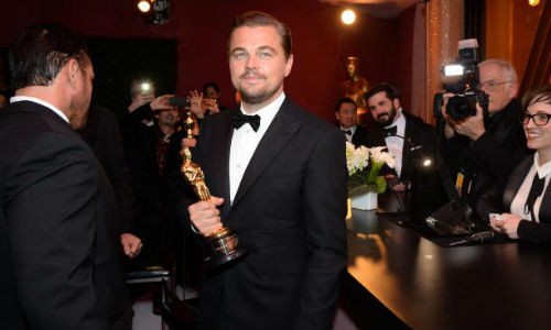 Tuong vang Oscar cua Leonardo DiCaprio tri gia 1 USD