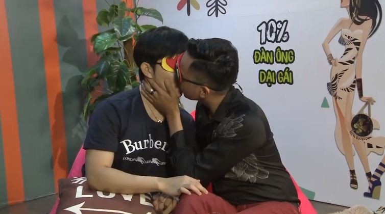 “Date & Kiss” da la gi, nhieu gameshow con khien khan gia soc nang-Hinh-3