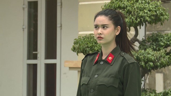 Loat hinh anh gay tranh cai cua Truong Quynh Anh truoc on ao choi xau-Hinh-2