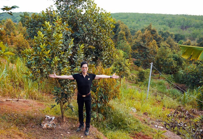 Soi loat qua khung fan tang sao Viet gay choang vang-Hinh-4