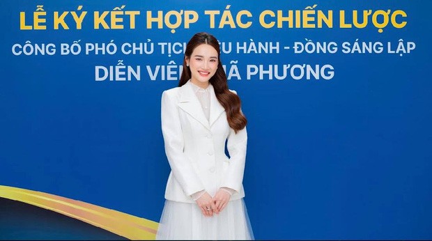 Lo anh Nha Phuong la Pho Chu tich cong ty doanh thu 1,5 ty/ thang-Hinh-2