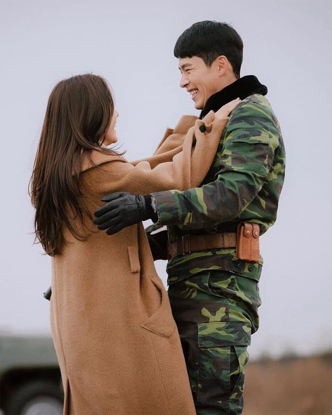 Loat anh tinh phat ghen cua Son Ye Jin va Hyun Bin-Hinh-11