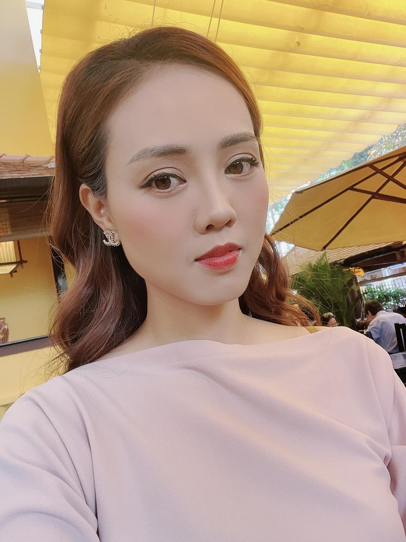 Vo tre kem 15 tuoi cua Cong Ly ngay cang xinh sau dam cuoi-Hinh-4