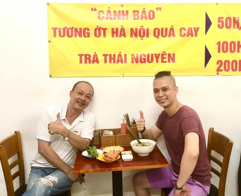 Cuoc song cua NSUT Duc Hai ben vo tre kem 18 tuoi va 4 con-Hinh-9