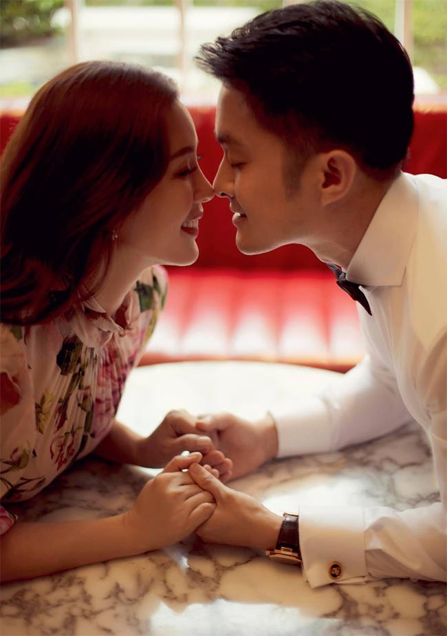 Cuoc tinh 6 nam cua Hoa hau Thu Hoai va chong kem 10 tuoi-Hinh-3