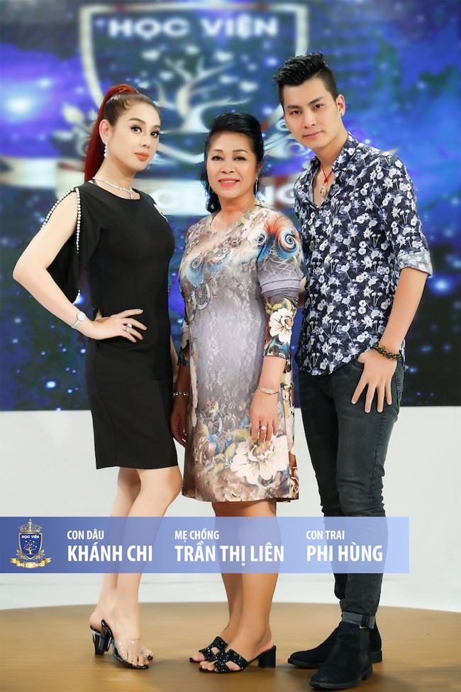 My nhan Viet di lam dau duoc bo me chong cung nhu con gai