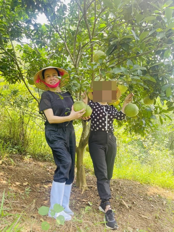 Phuong Chanel “doi nghe” lam nong dan, chan di ung nguoi dat do hieu-Hinh-5