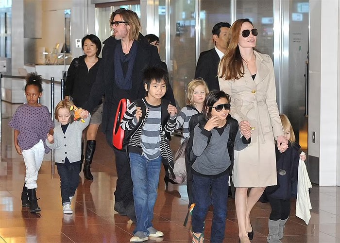 Angelina Jolie rang ngoi cung con trai ca di an toi tai Nha Trang-Hinh-8