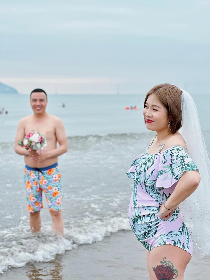 Cặp đôi 9X Hà Nội khoe hình xăm táo bạo trong ảnh cưới