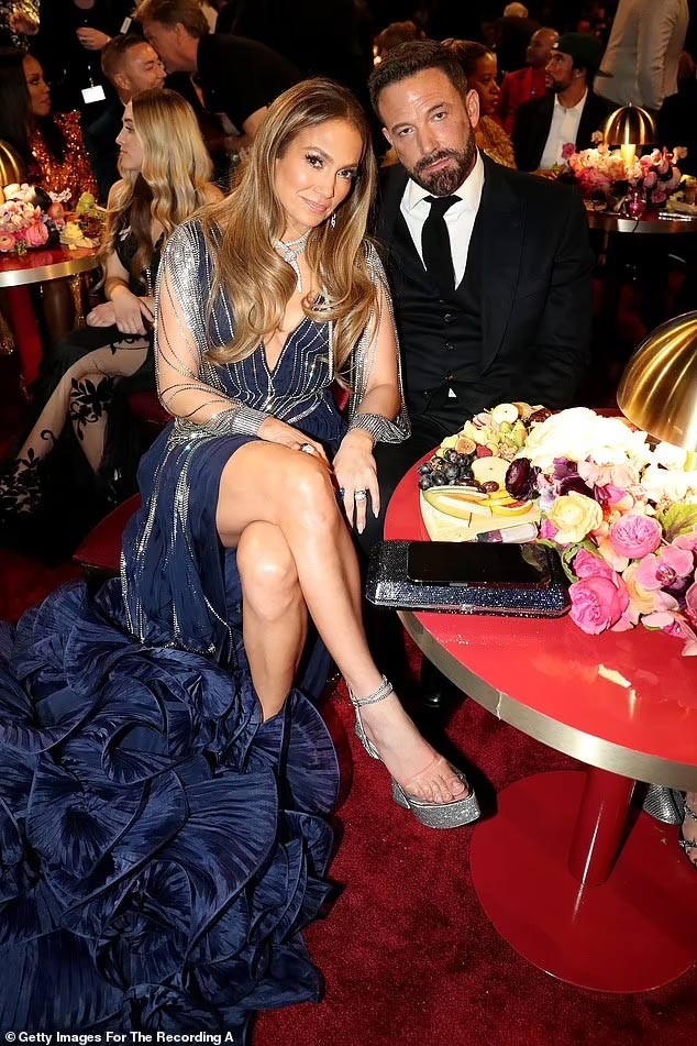 Jennifer Lopez - Ben Affleck thuong xuyen cai va-Hinh-7