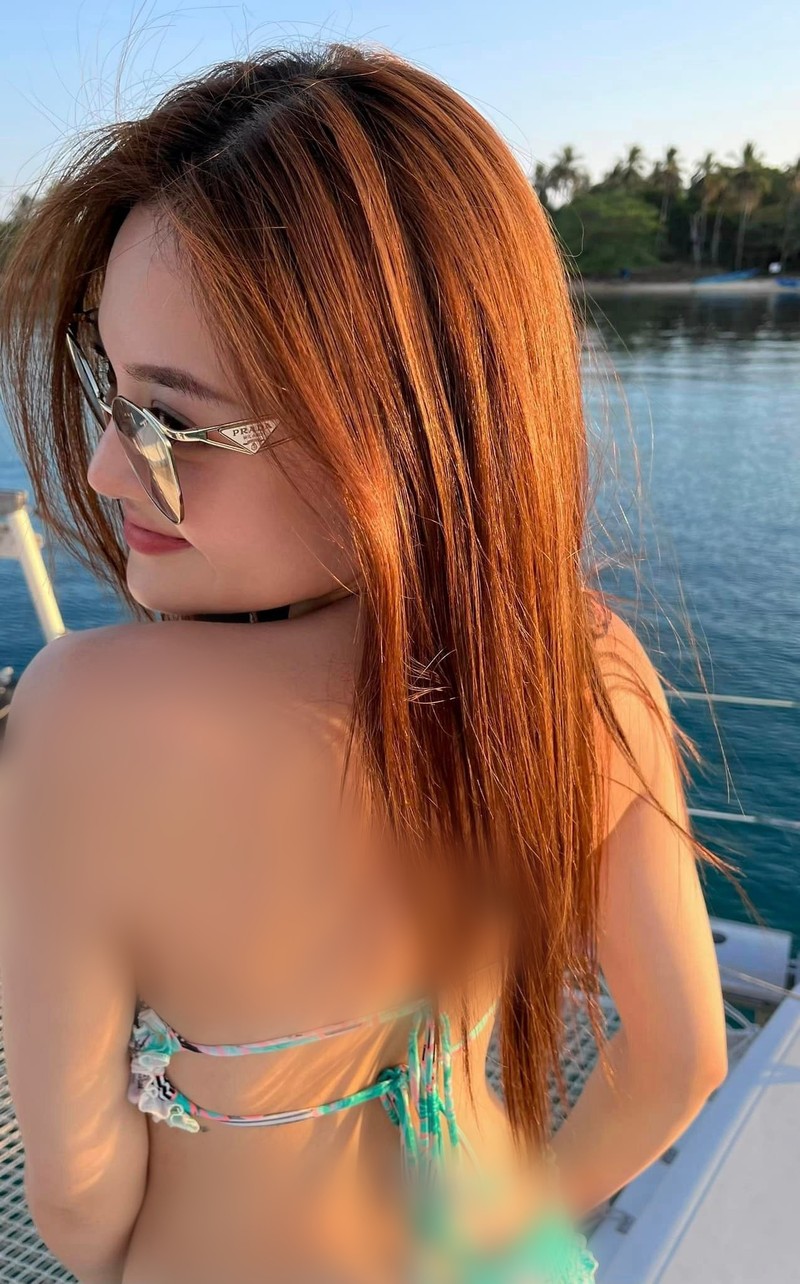 Dien vien Thuy Anh dien bikini khoe dang nong bong tren bien Phu Quoc-Hinh-2