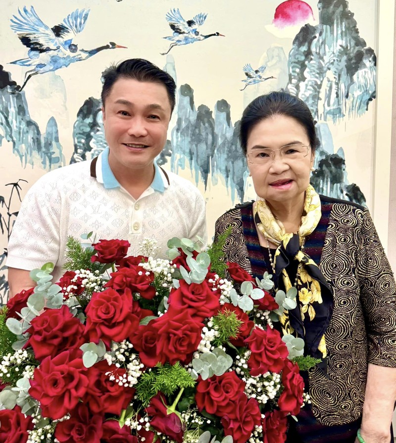 Y Nhi hoa nang tho, con gai Quyen Linh khoe anh tot nghiep-Hinh-6