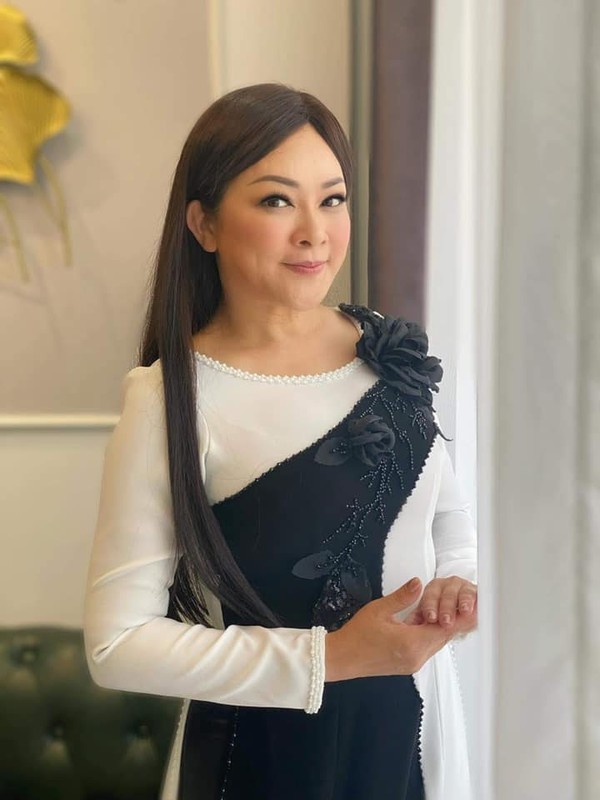 Ca si Nhu Quynh U55 van tre dep, rang ro-Hinh-10